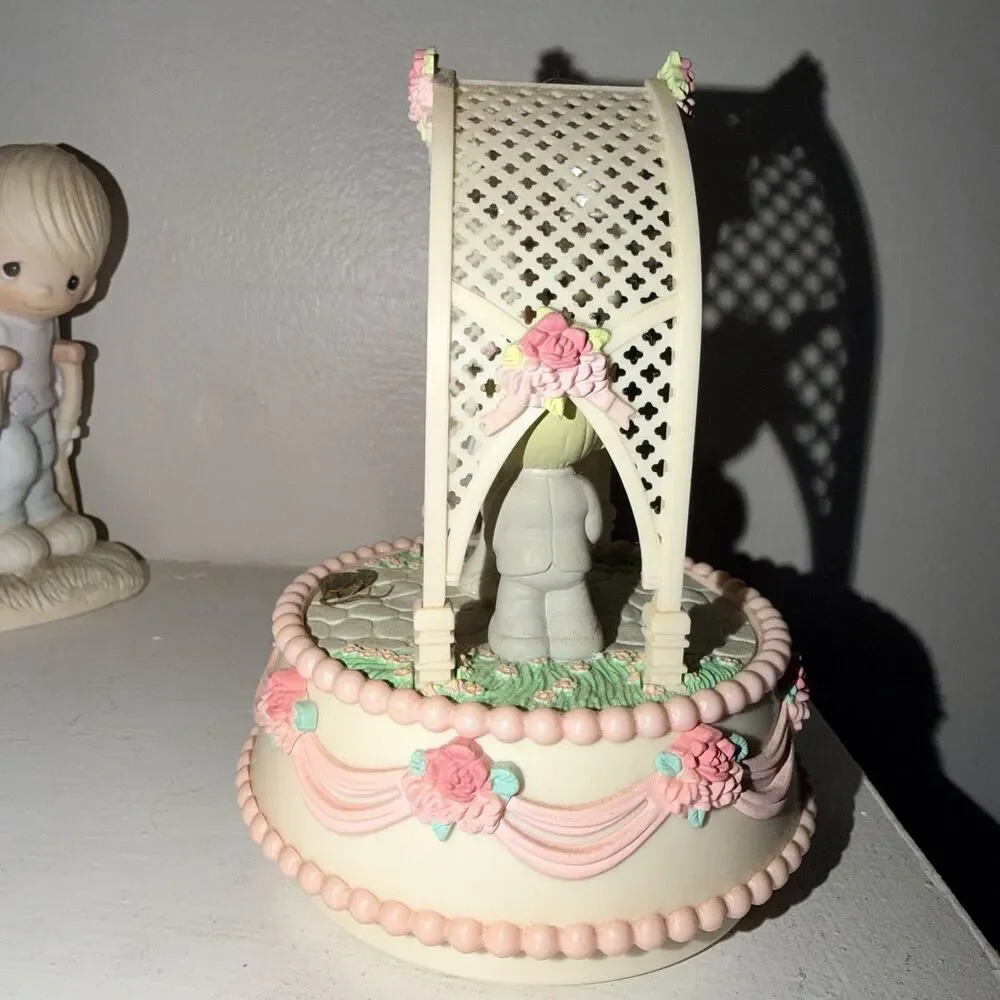 Enesco PM Musical Wedding Cake Topper Wind Up Plays